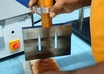 Ultrasonic Food Cutting